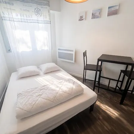 Apartment A De 17 M² Avec Salle De Bain *