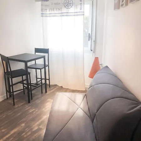 A De 17 M² Avec Salle De Bain *